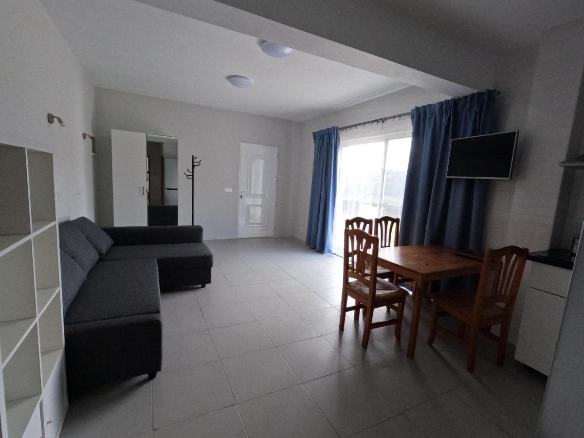 Apartamentos Praia Do Almoxarife Horta  Eksteriør billede